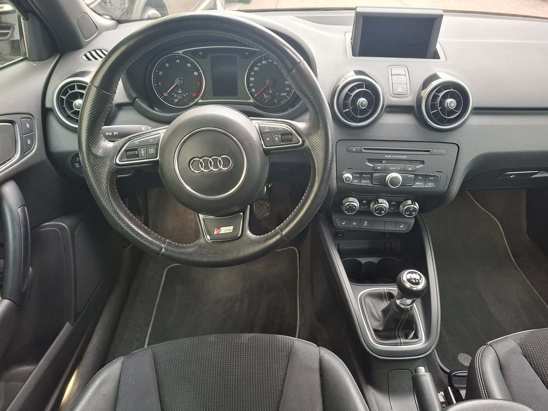 AUDI A1 1.4 TFSI S Line-image-8