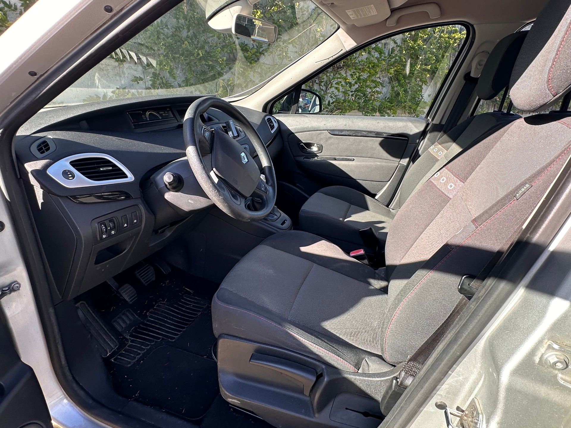 RENAULT Grand Scénic 1.2 16V Turbo Dynamique-image-7