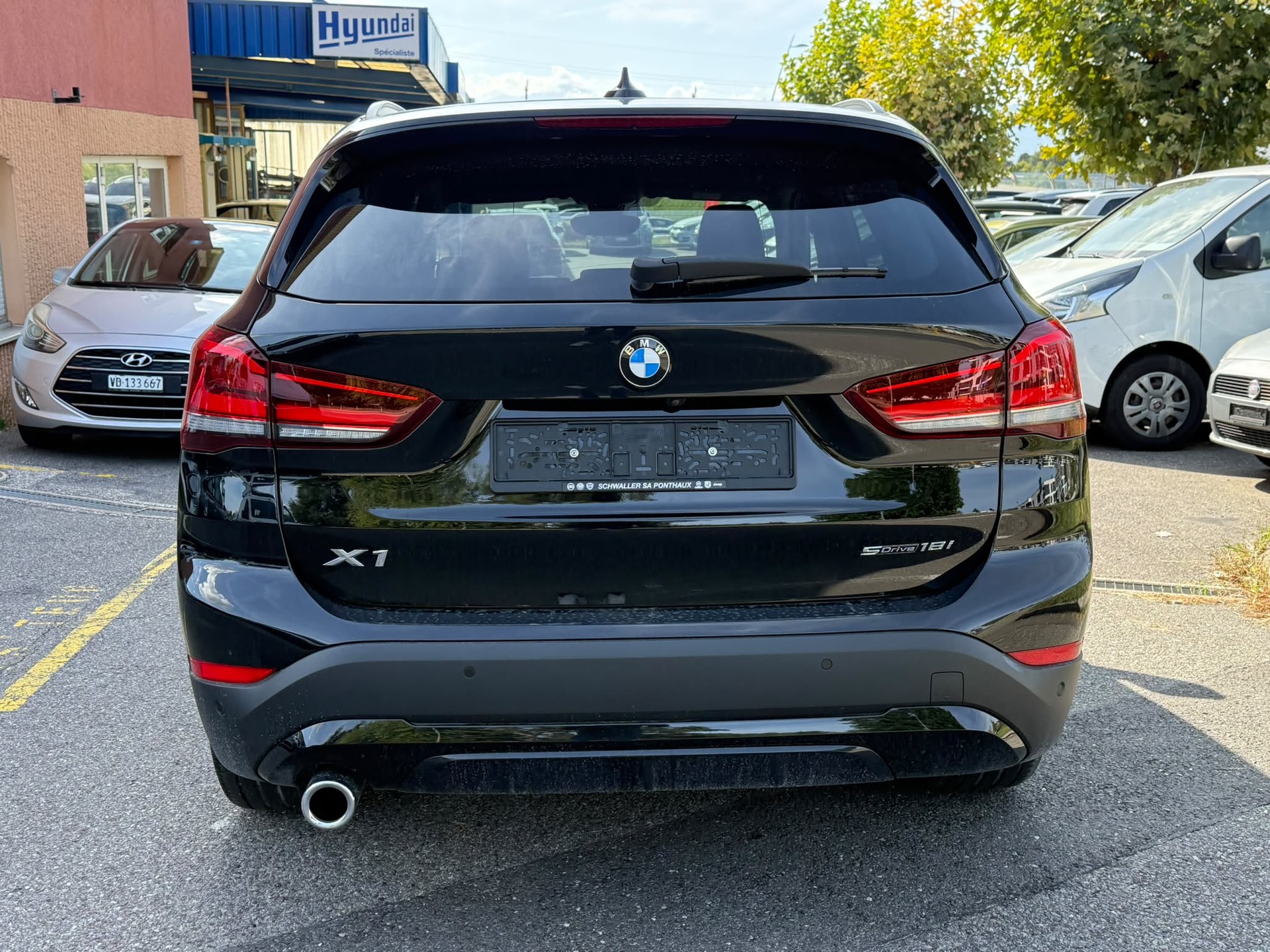 BMW X1 sDrive 18i M Sport Steptronic DSK-showroom-element-1