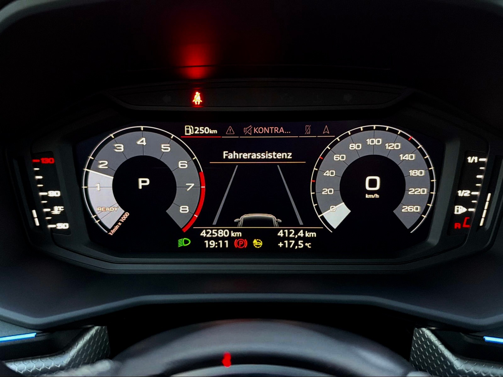 AUDI A1 City Carver 30 TFSI Attraction S-tronic-image-14