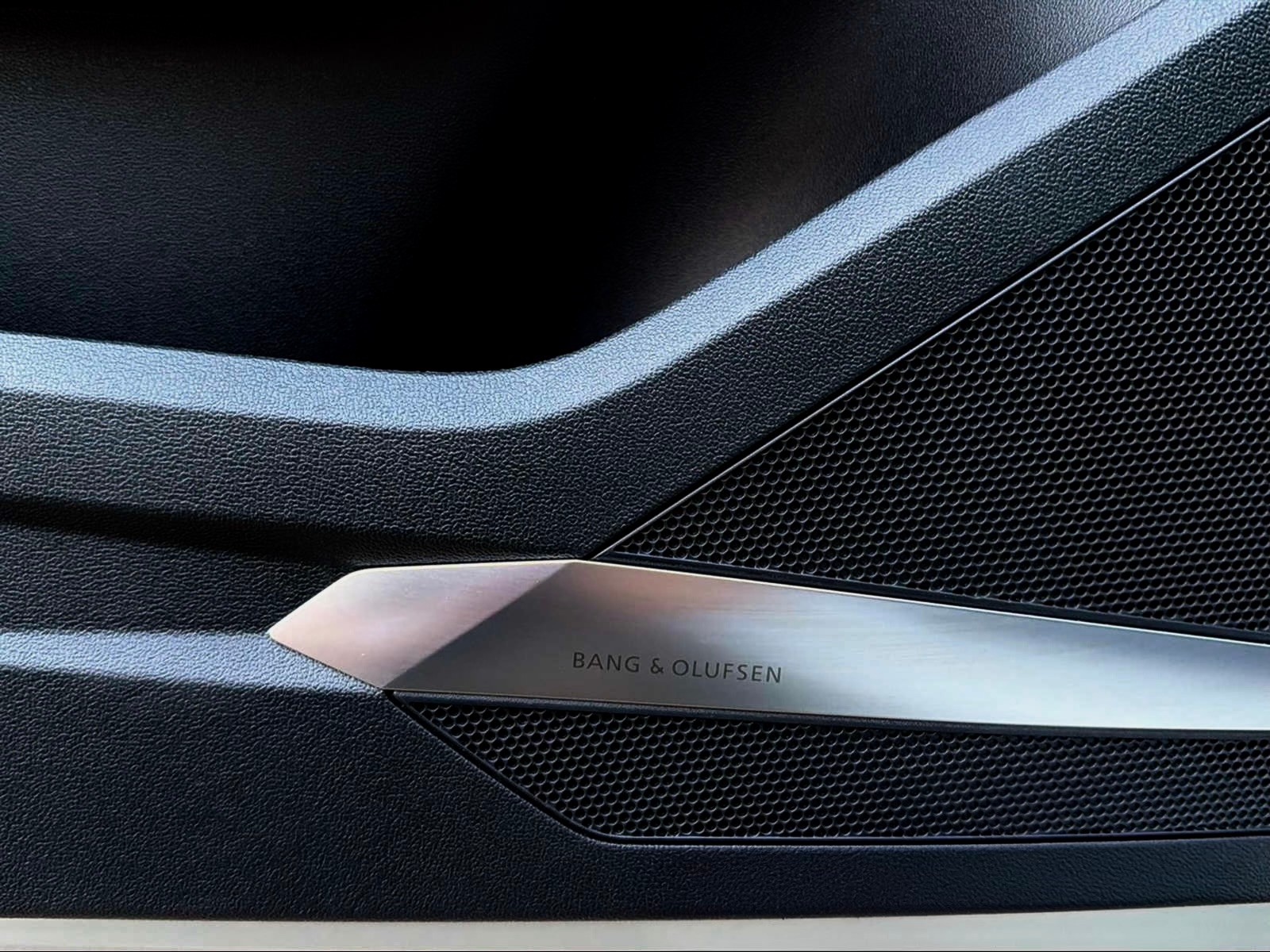 AUDI A1 City Carver 30 TFSI Attraction S-tronic-image-12