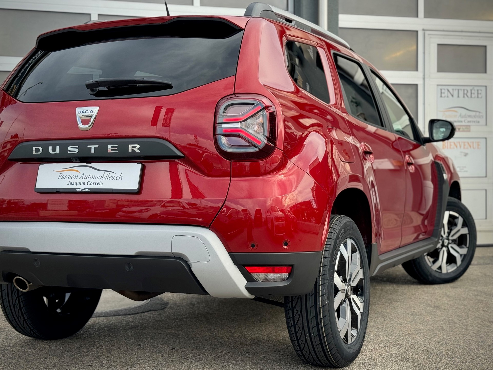 DACIA Duster TCe 150 Extreme 4x4 - Véhicule Suisse (CH)-image-5