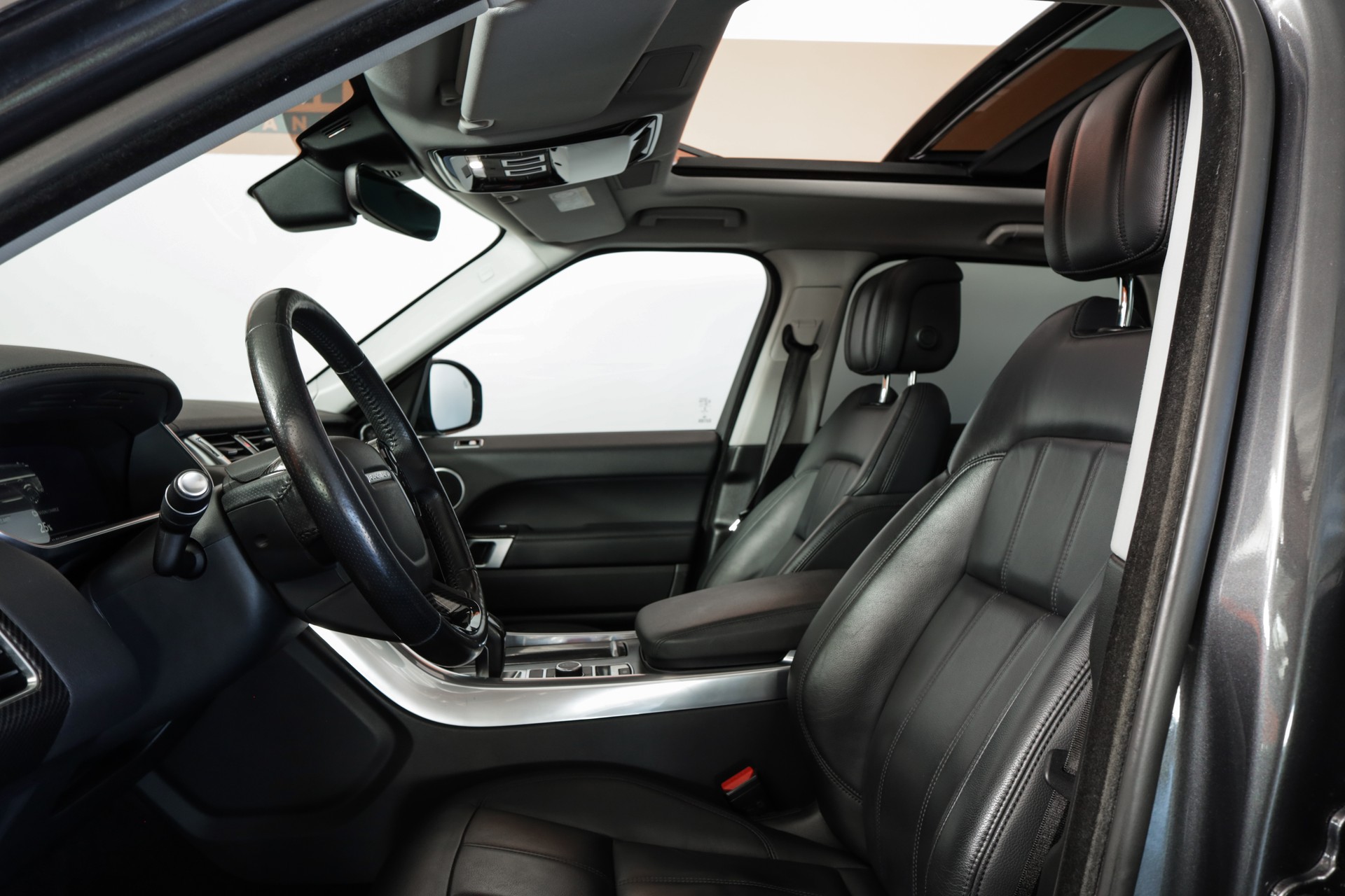 LAND ROVER Range Rover Sport P400e 2.0 I4 PHEV SE Automatic Suspension pneumatique / Matrix LED / Caméra 360°-image-5