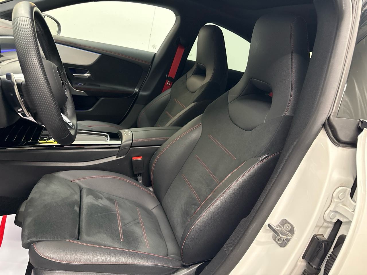 MERCEDES-BENZ CLA 35 AMG 4Matic 8G-DCT-showroom-element-3