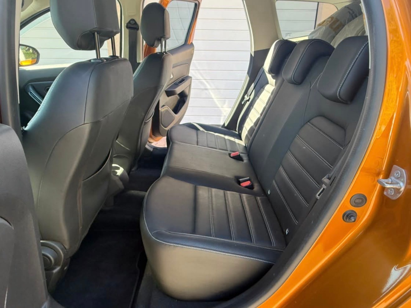 DACIA Duster dCi 115 Celebration 4x4-showroom-element-3