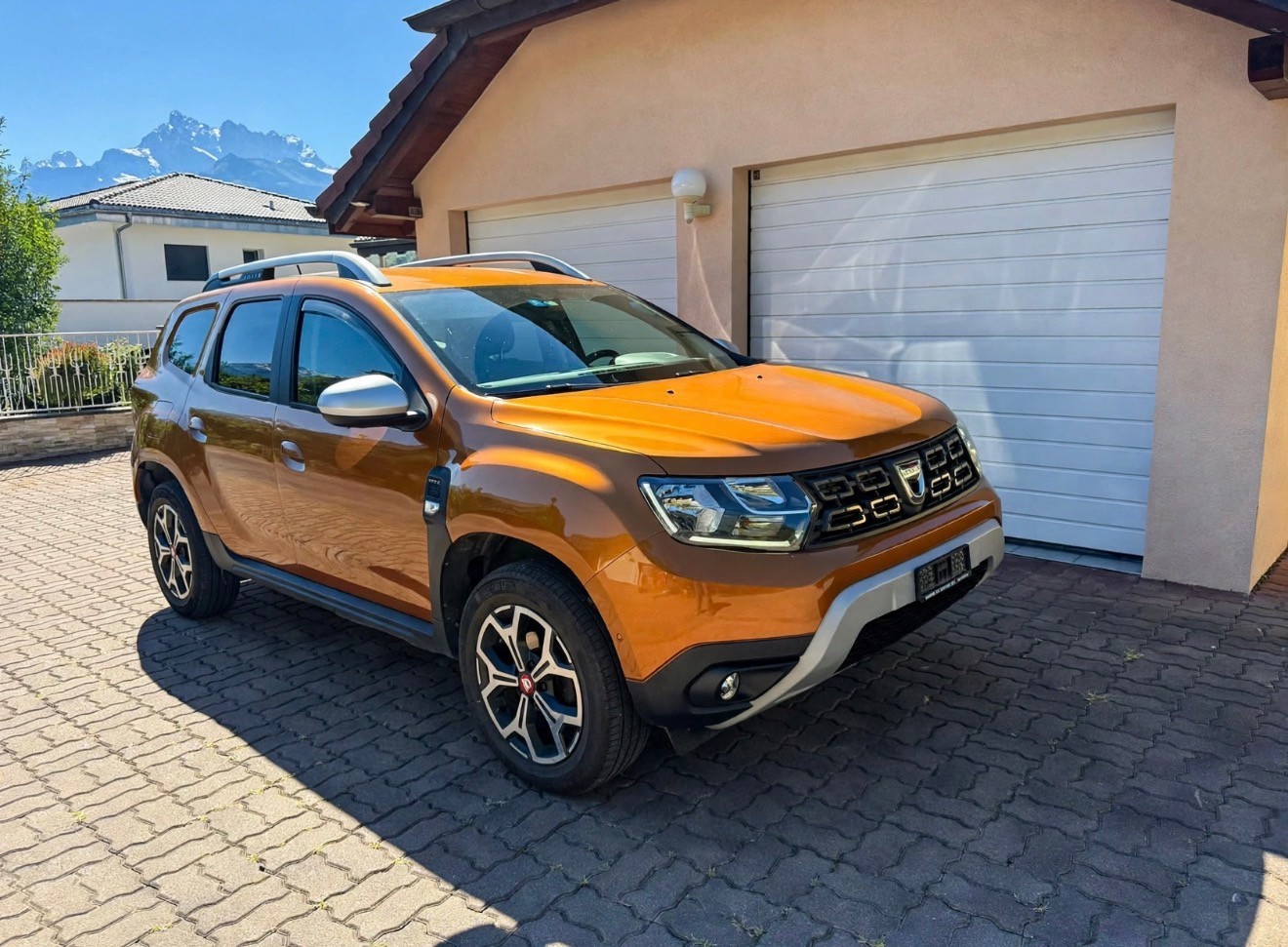 DACIA Duster dCi 115 Celebration 4x4-showroom-element-1