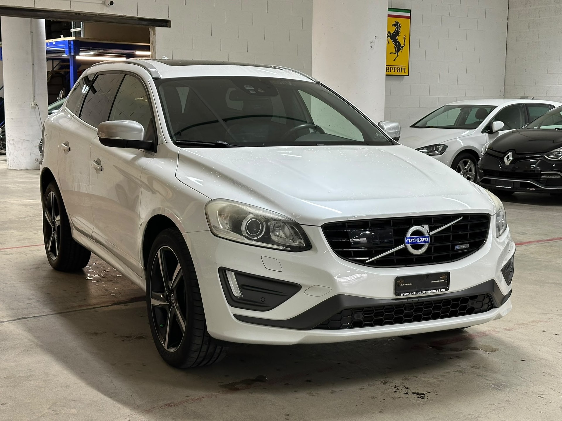 VOLVO XC60 T6 AWD Summum R-Design Geartronic-image-2