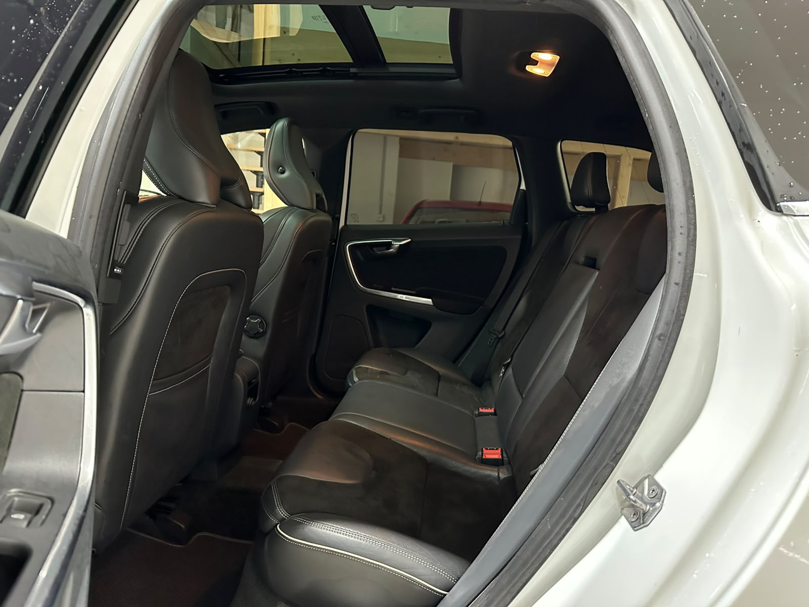 VOLVO XC60 T6 AWD Summum R-Design Geartronic-image-9