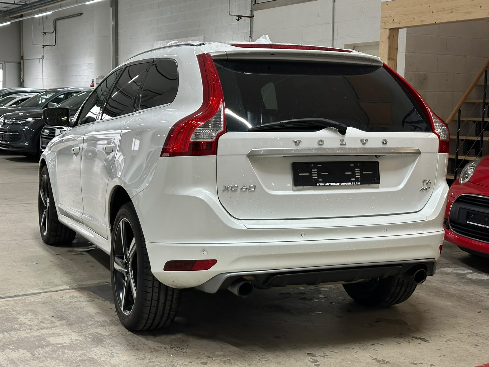 VOLVO XC60 T6 AWD Summum R-Design Geartronic-image-3