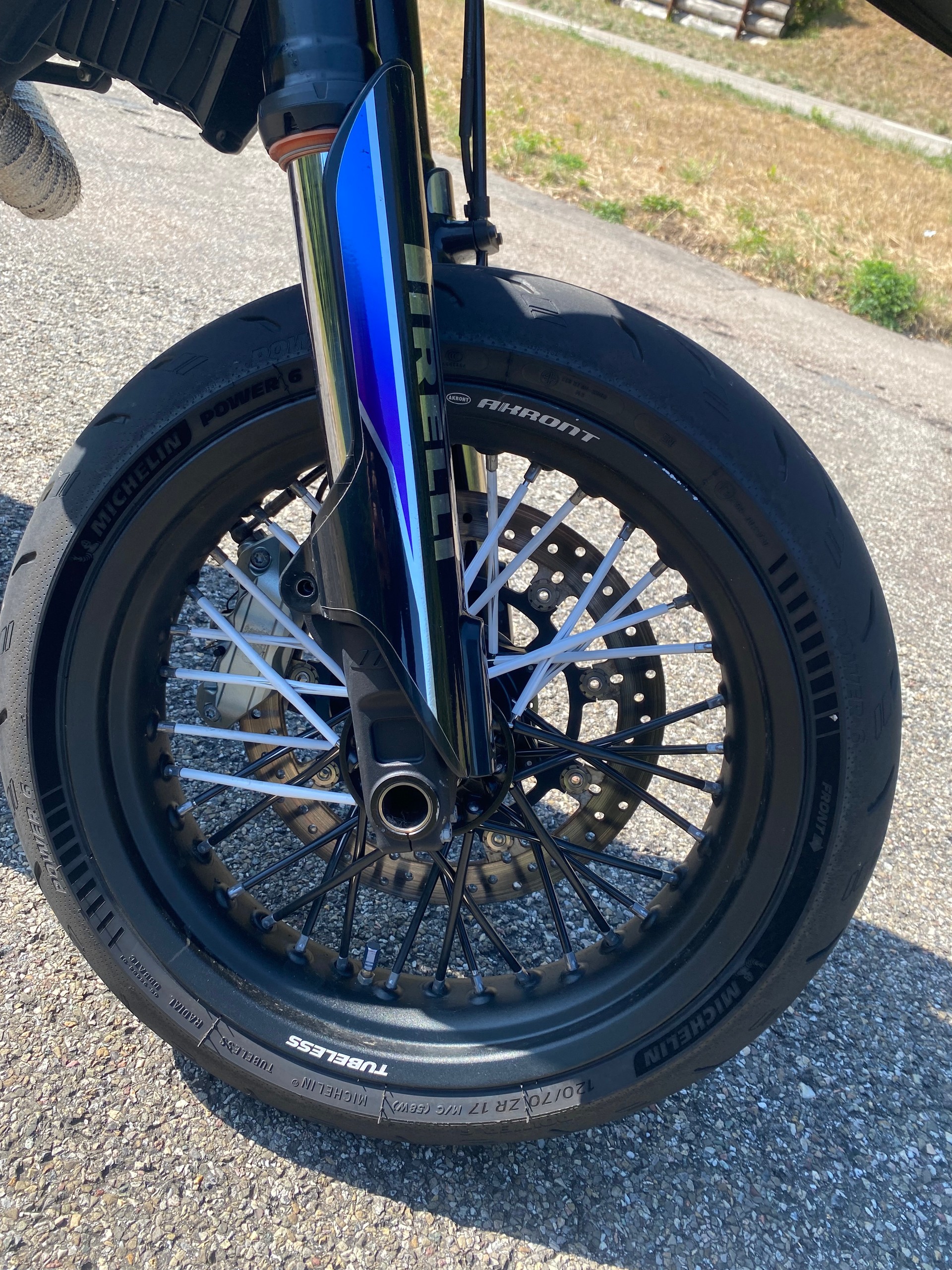 HUSQVARNA 701 Supermoto (35kW)-image-4