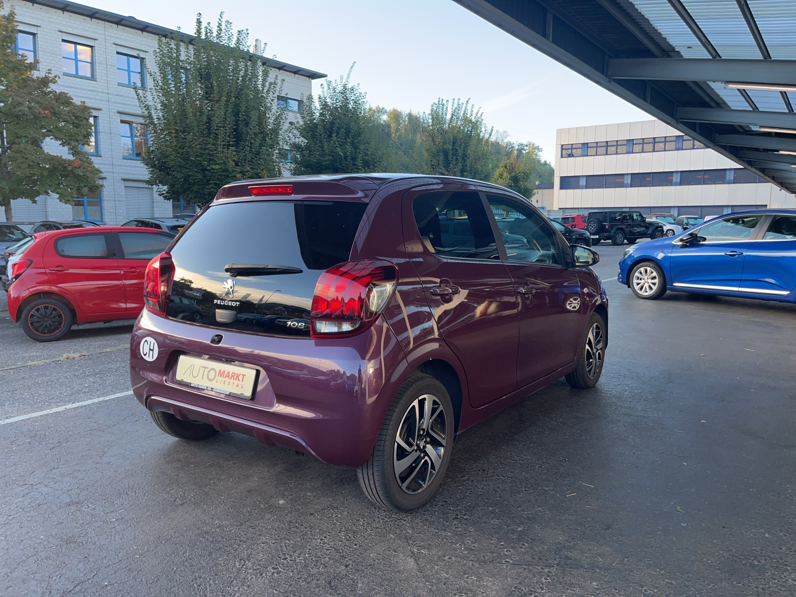 PEUGEOT 108 1.2 VTi Allure-image-4