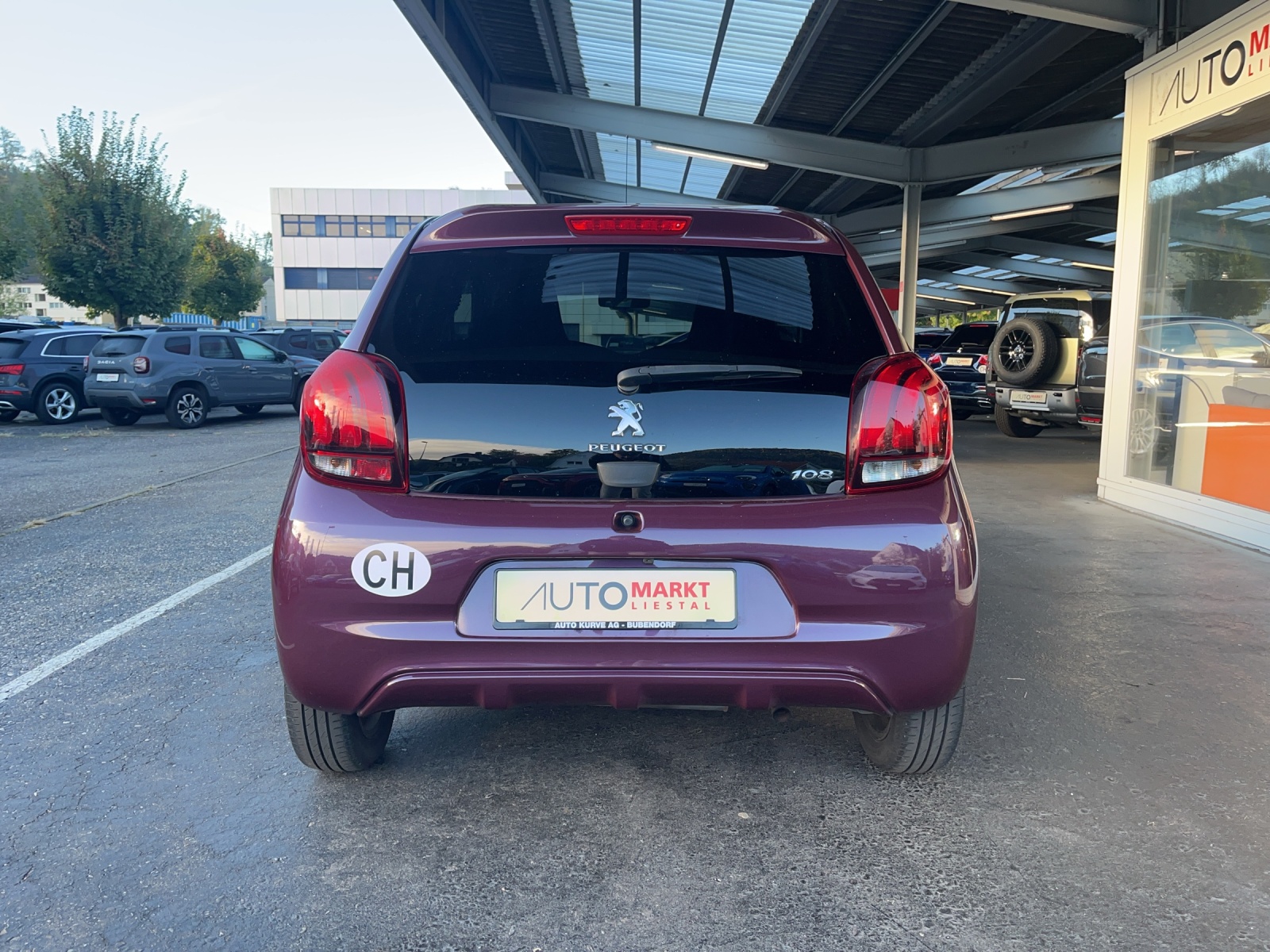 PEUGEOT 108 1.2 VTi Allure-showroom-element-3