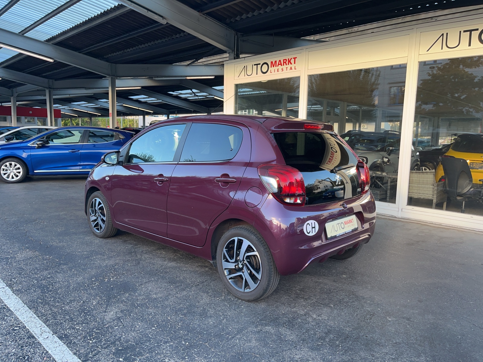PEUGEOT 108 1.2 VTi Allure-showroom-element-2