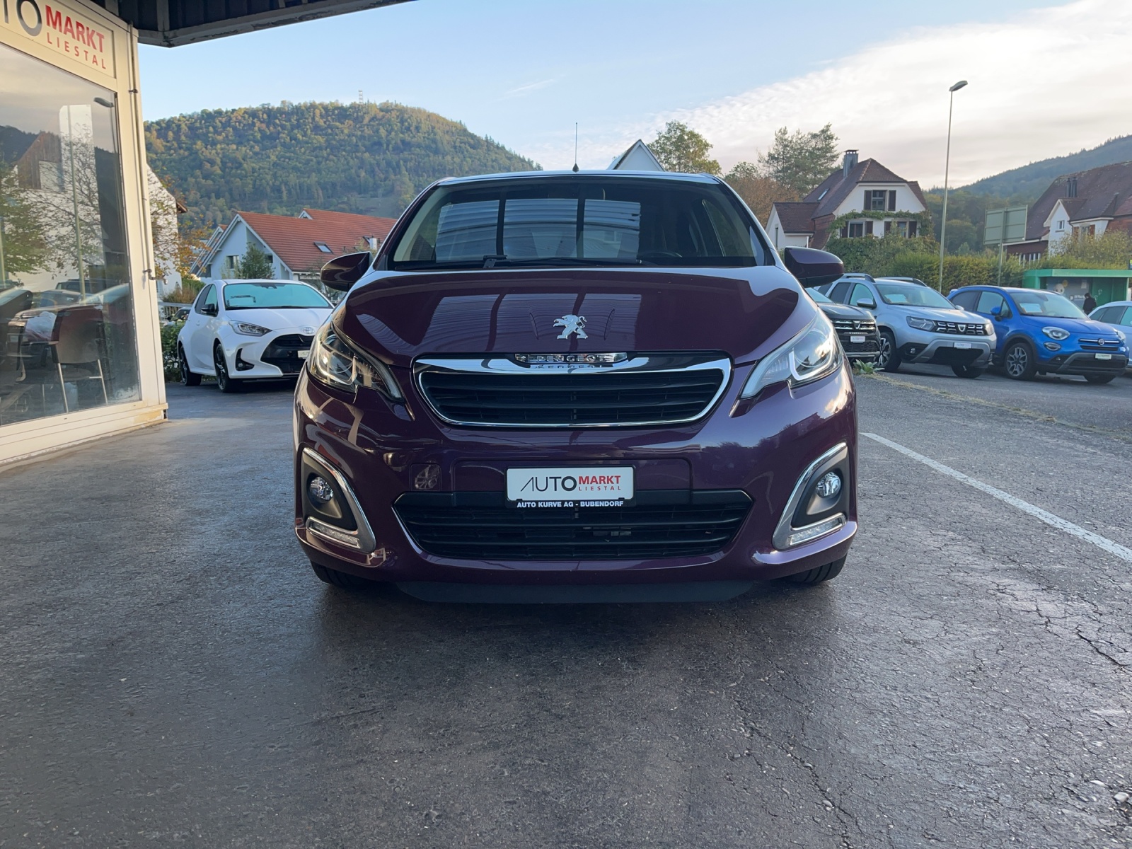PEUGEOT 108 1.2 VTi Allure-image-5