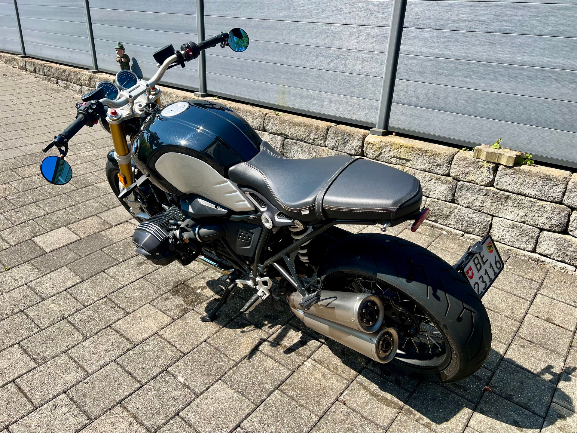 BMW R nineT-image-2