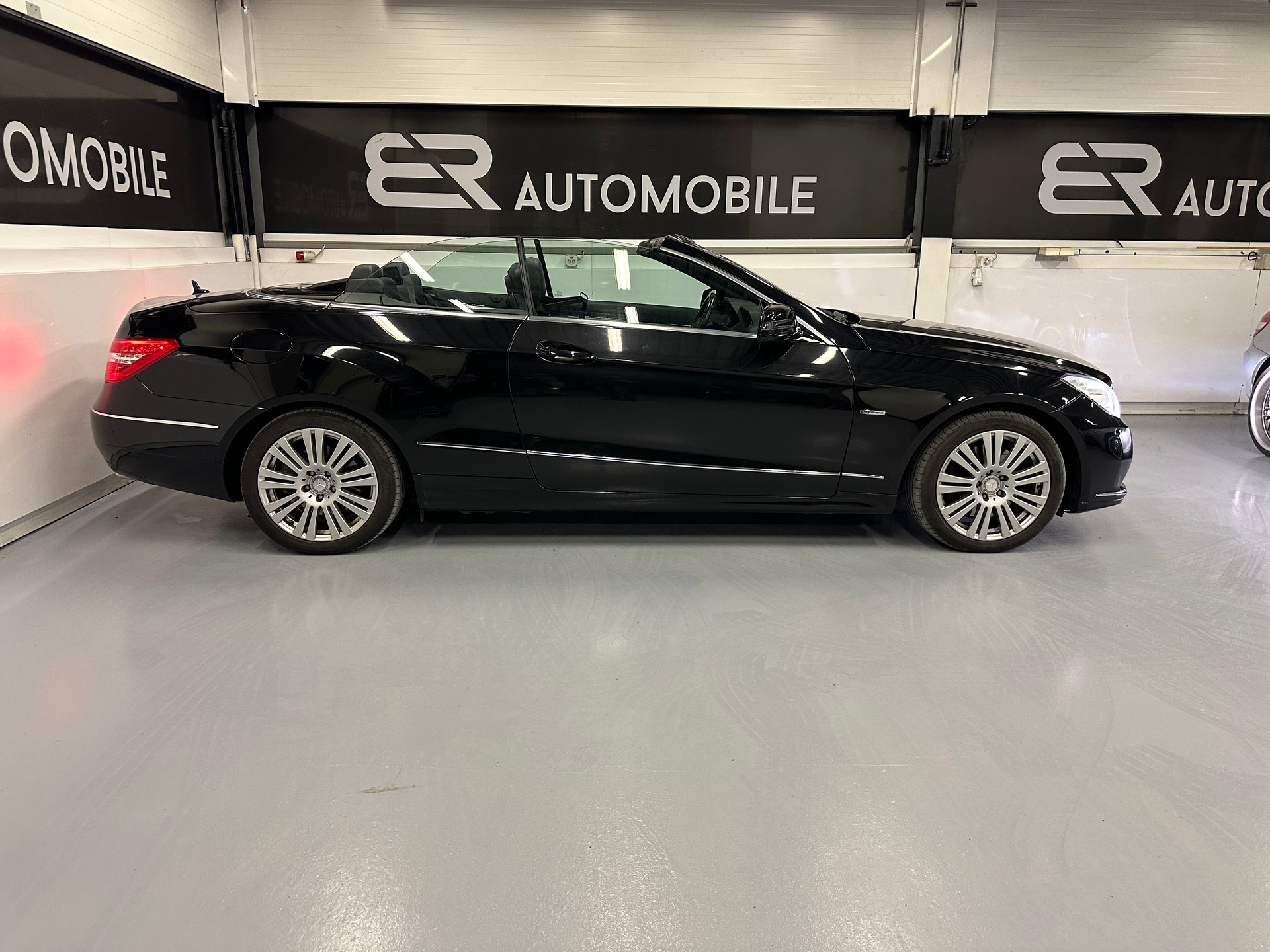 MERCEDES-BENZ E 350 CGI BlueEfficiency 7G-Tronic-image-3