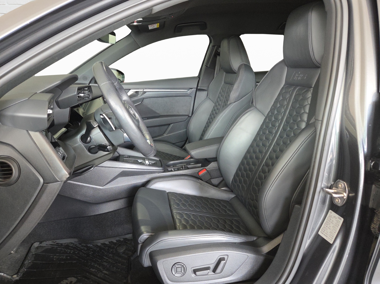 AUDI RS3 Sportback 2.5 TSI quattro S-tronic-image-4