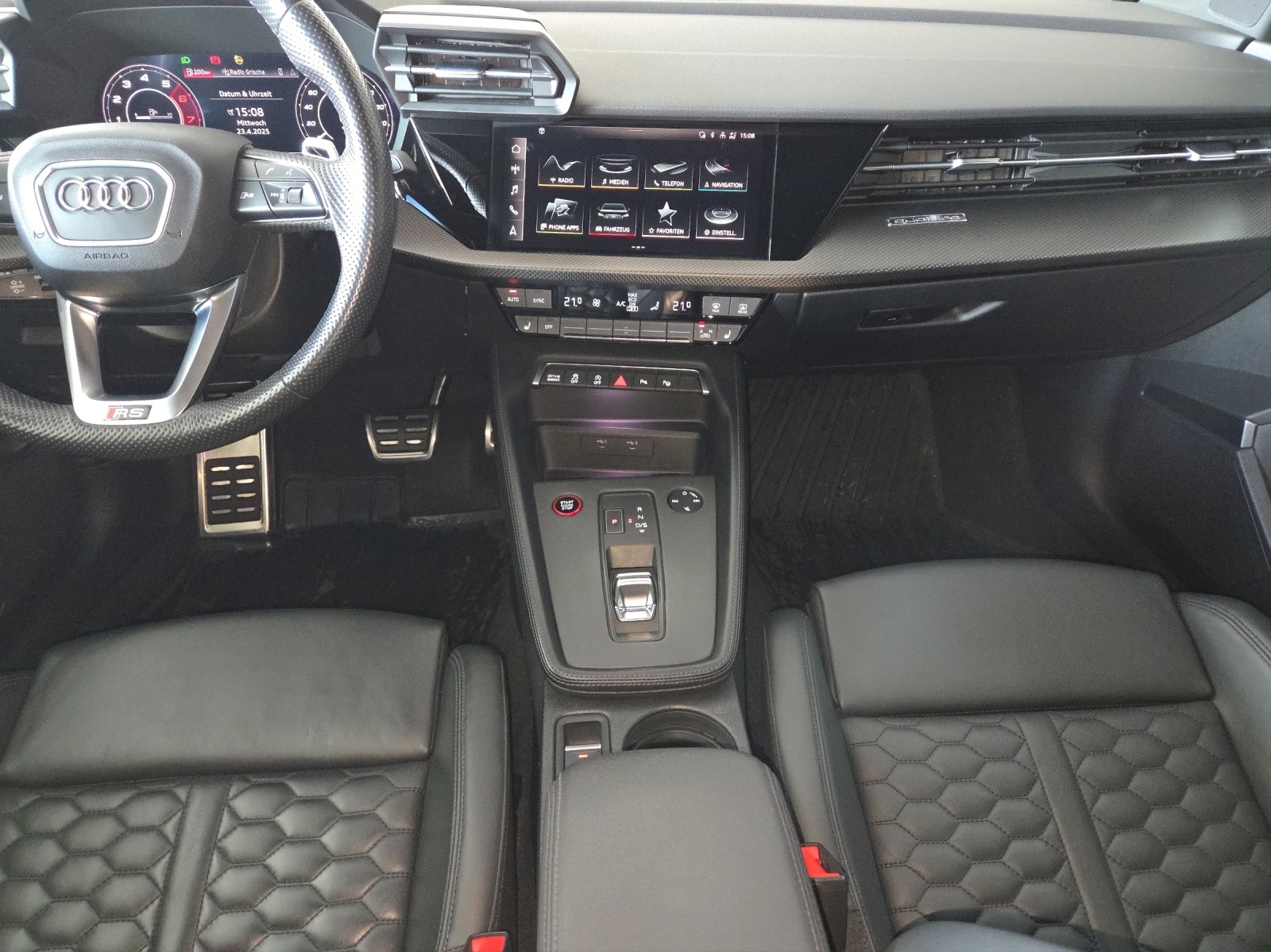 AUDI RS3 Sportback 2.5 TSI quattro S-tronic-image-5