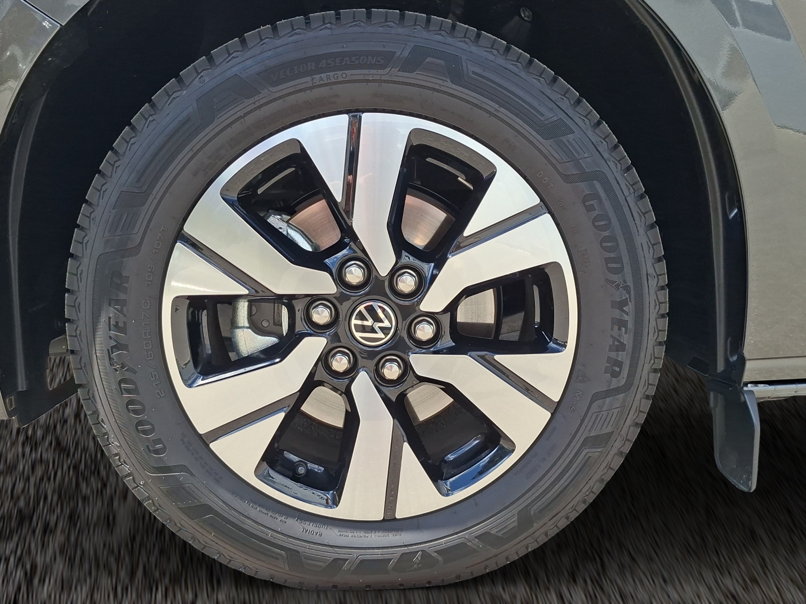 VW Caravelle 2.0 TDI Life Aut.8 4 Motion-image-4