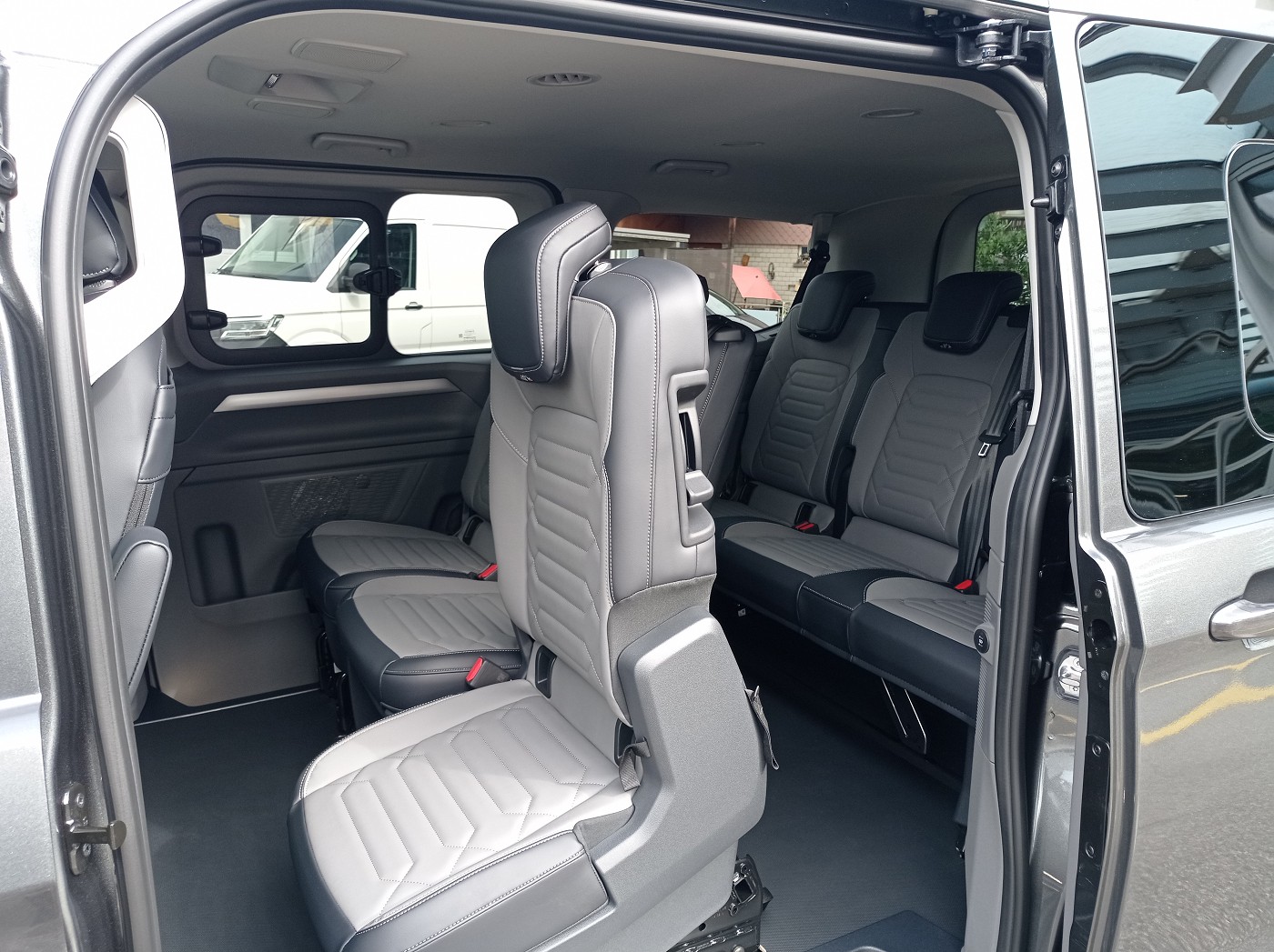 VW Caravelle 2.0 TDI Life Aut.8 4 Motion-image-16