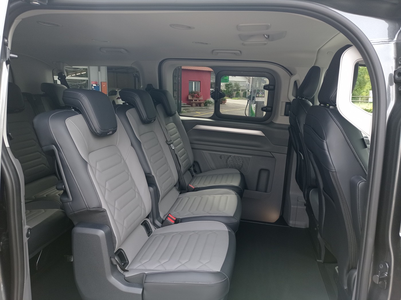 VW Caravelle 2.0 TDI Life Aut.8 4 Motion-image-15