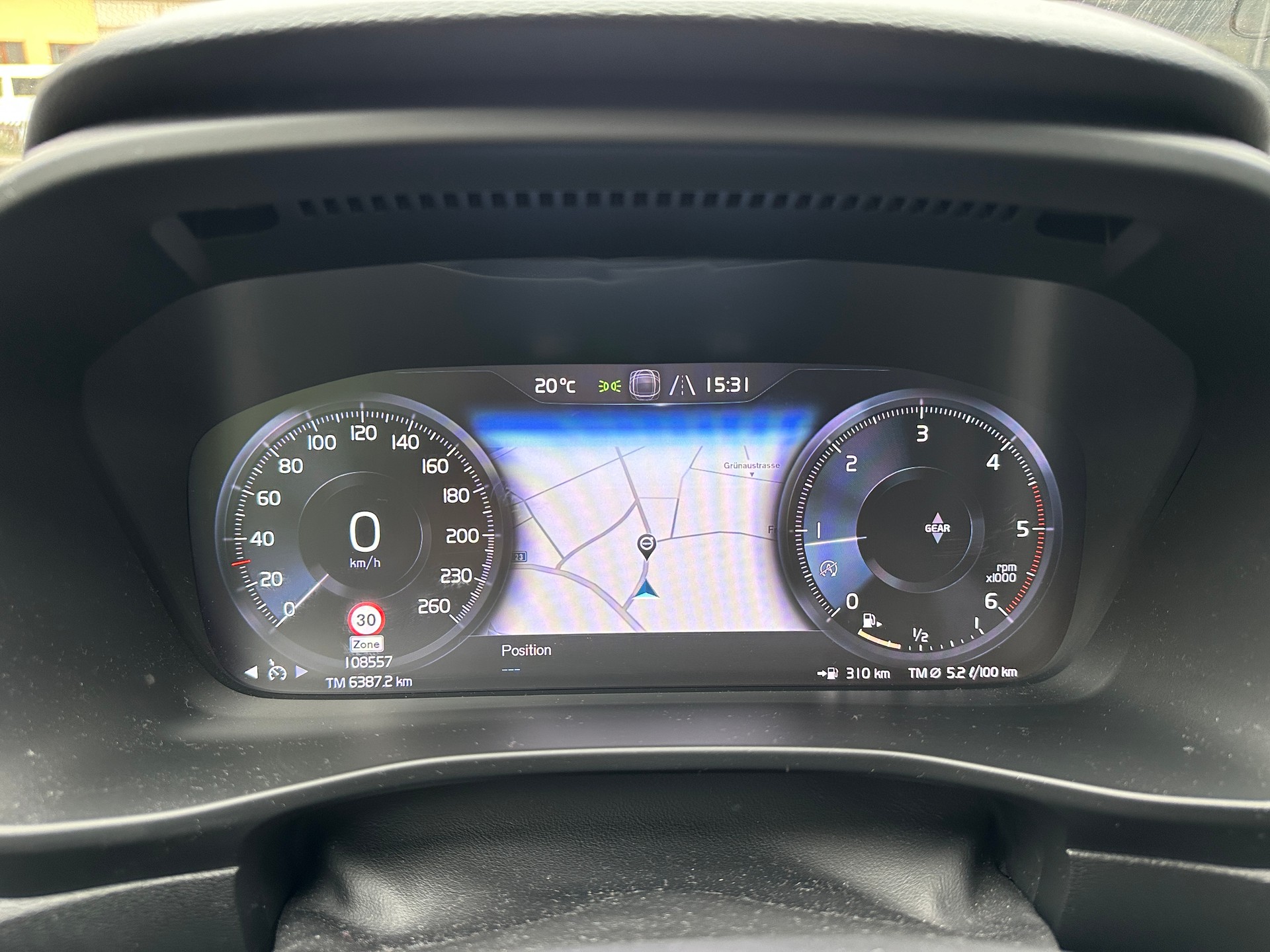 VOLVO XC40 D3-image-6