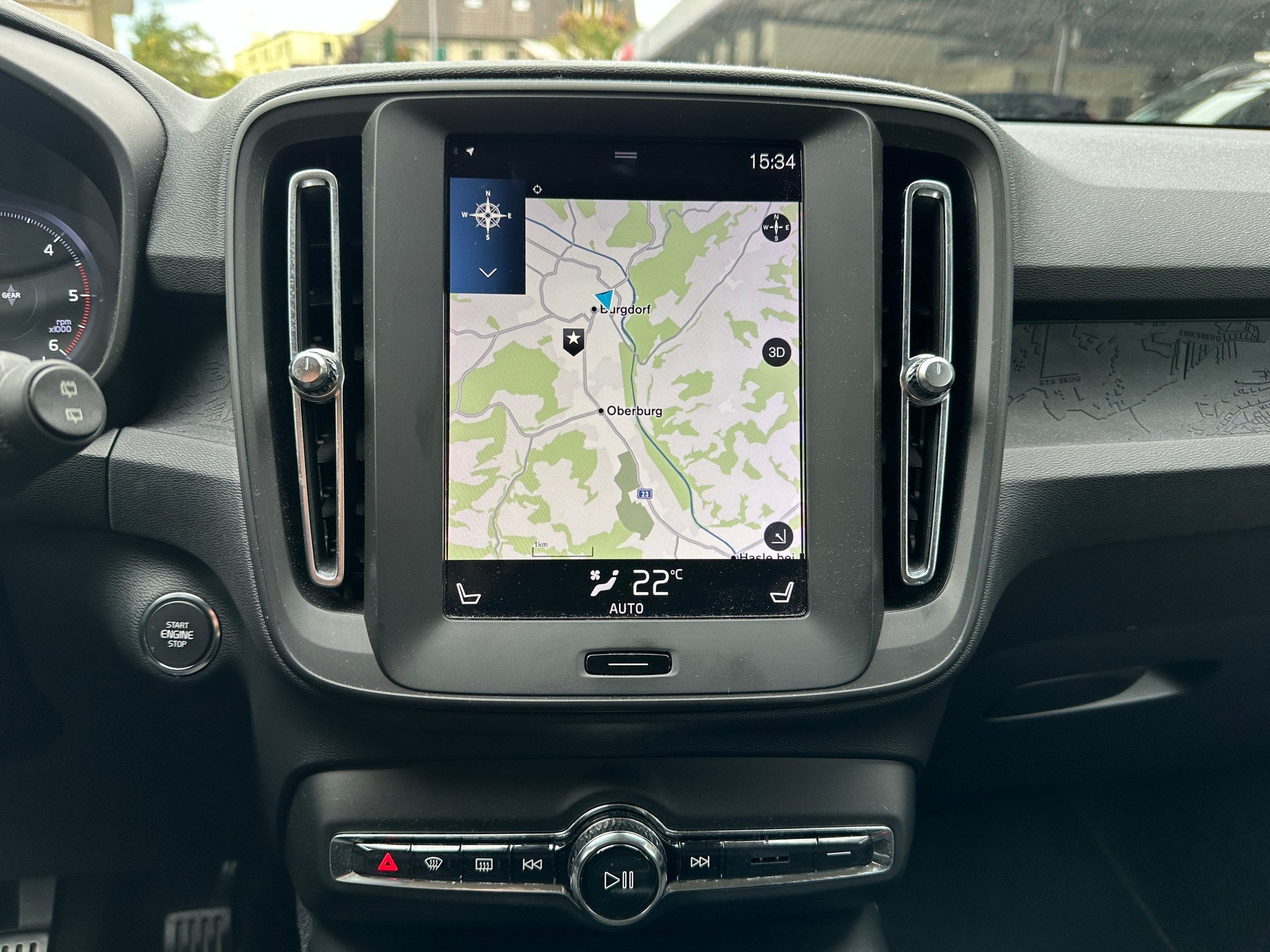 VOLVO XC40 D3-image-10
