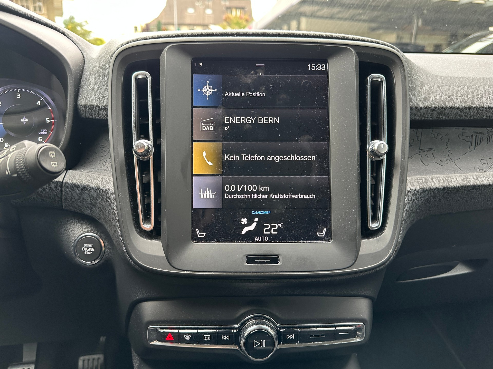 VOLVO XC40 D3-image-9
