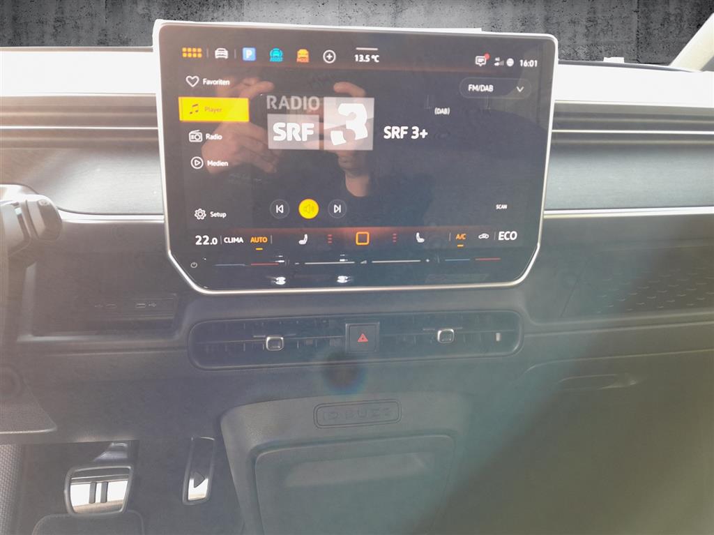 VW ID.Buzz LWB GTX 4 Motion-image-11