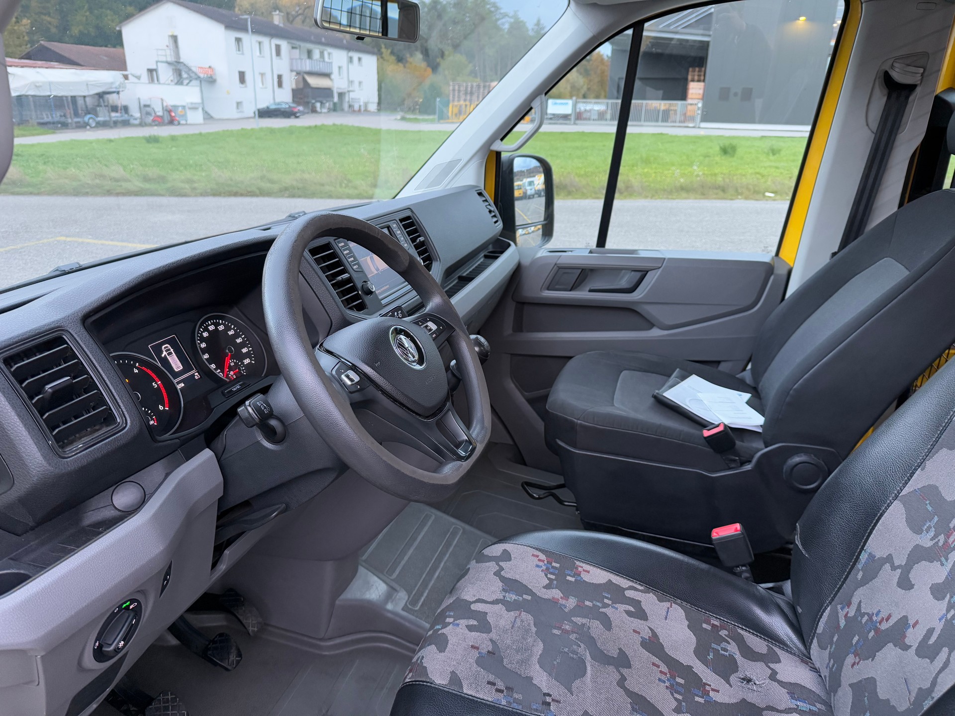 VW Crafter 35 2.0 TDI L4 4Motion-image-8