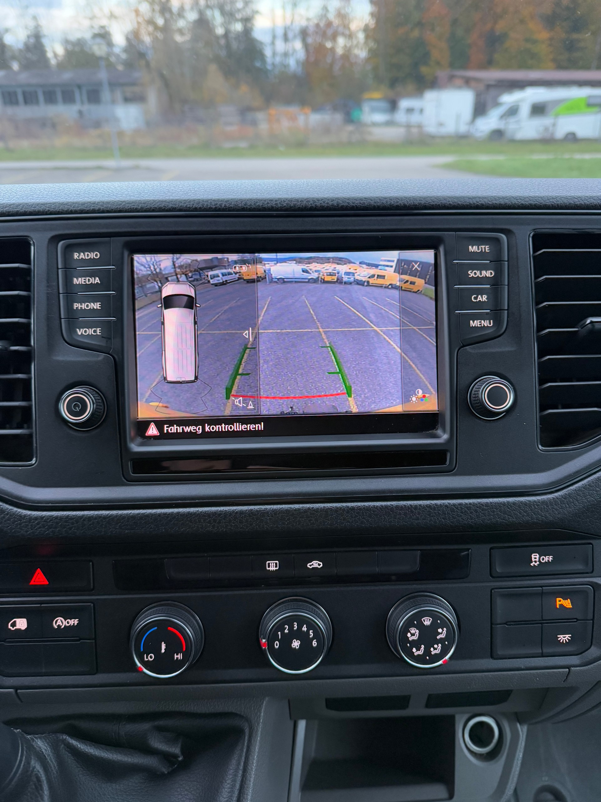 VW Crafter 35 2.0 TDI L4 4Motion-image-9