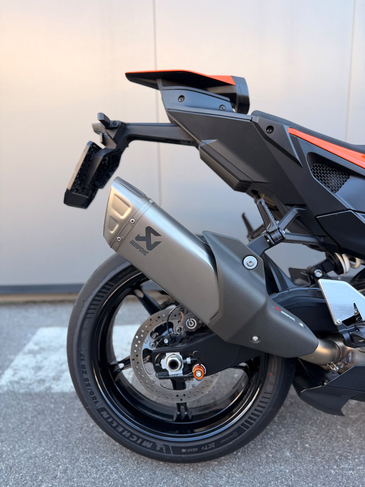 KTM 990 RC R-showroom-element-2