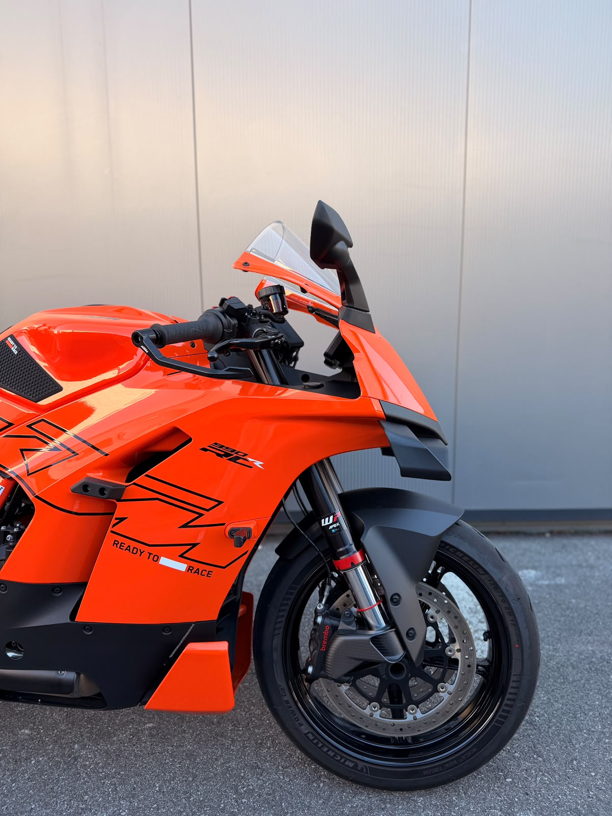KTM 990 RC R-showroom-element-1