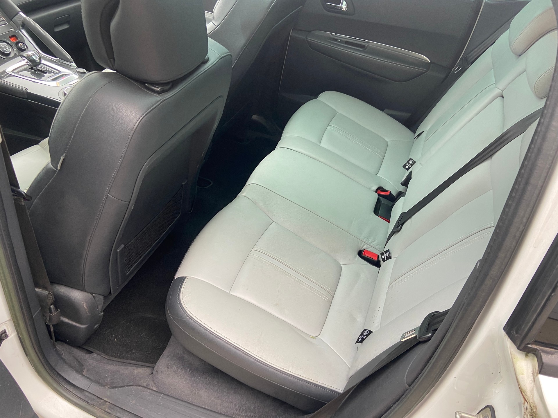 PEUGEOT 3008 HYbrid4 2.0 HDI EGS6-image-7