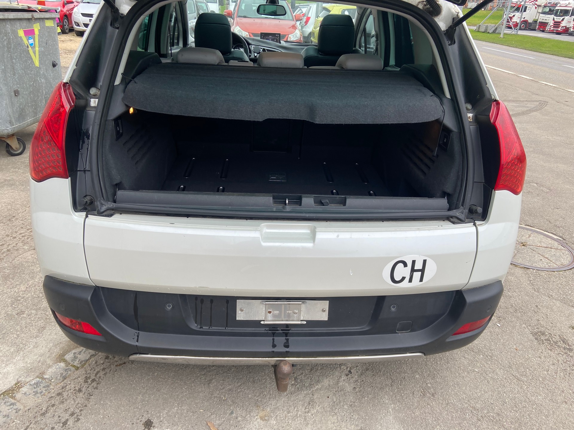 PEUGEOT 3008 HYbrid4 2.0 HDI EGS6-image-6