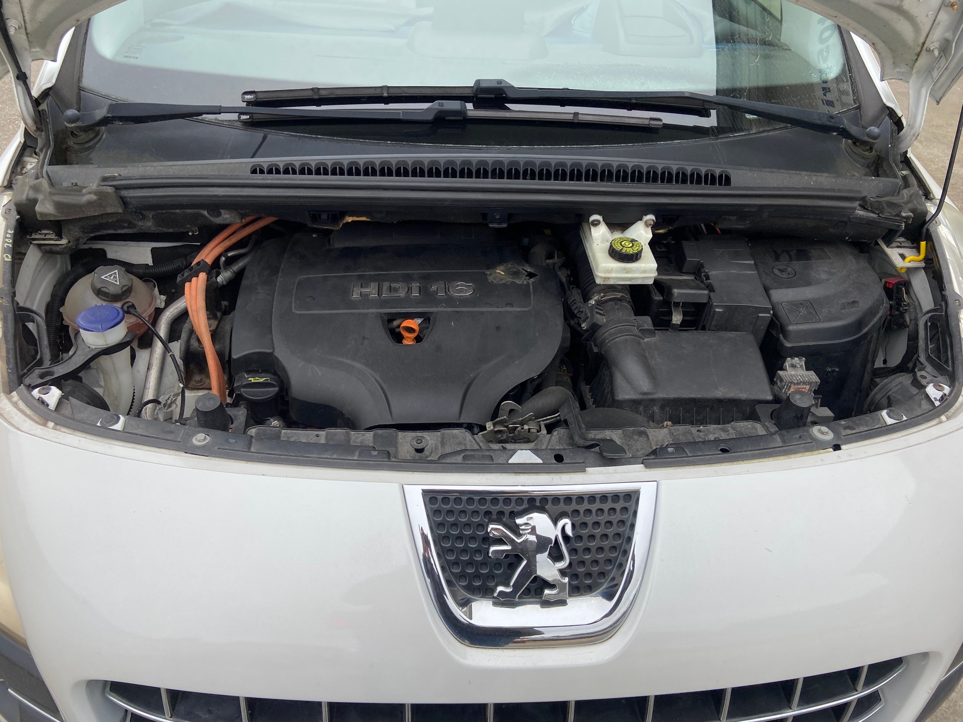 PEUGEOT 3008 HYbrid4 2.0 HDI EGS6-image-13