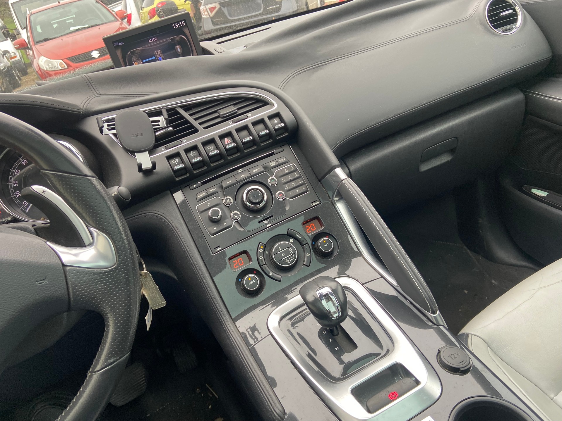 PEUGEOT 3008 HYbrid4 2.0 HDI EGS6-image-9