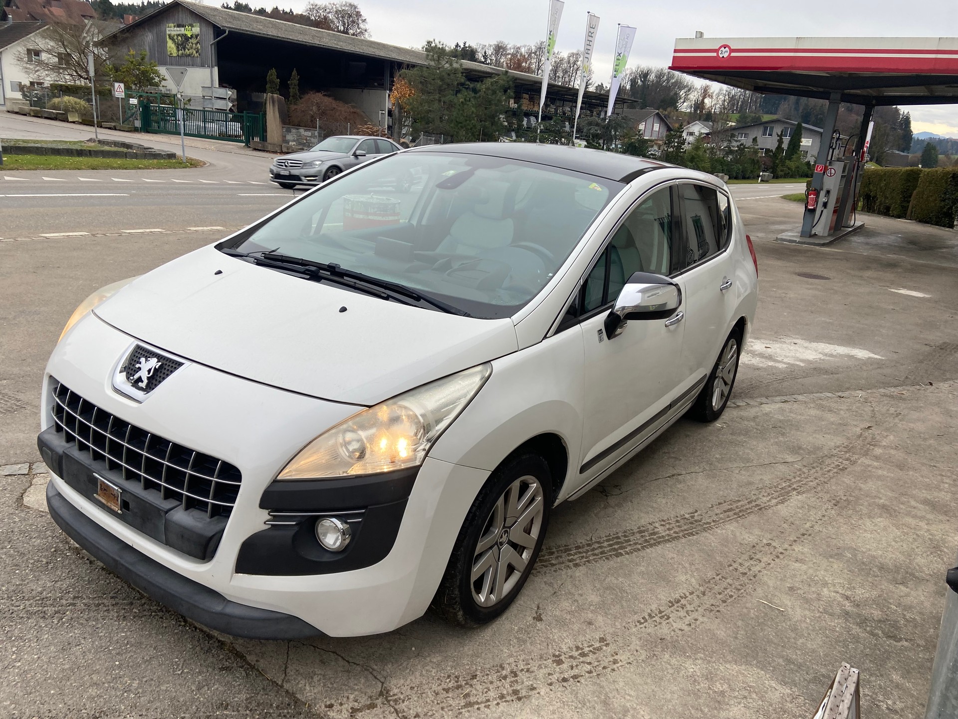PEUGEOT 3008 HYbrid4 2.0 HDI EGS6-image-3