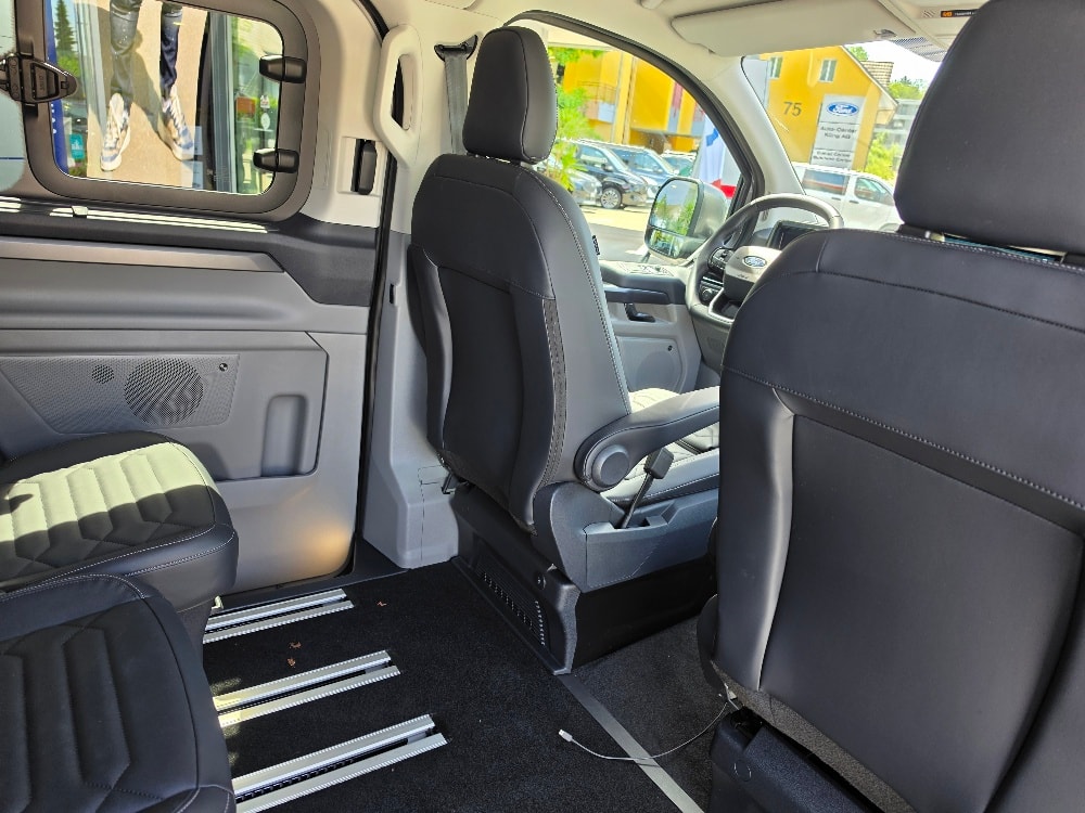 FORD Tourneo Bus 320 L2H1 TitaniumX Automat-image-10