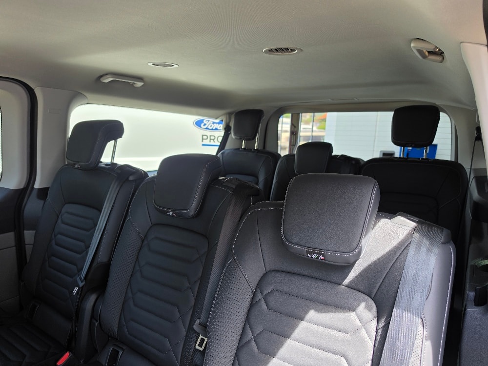 FORD Tourneo Bus 320 L2H1 TitaniumX Automat-image-11