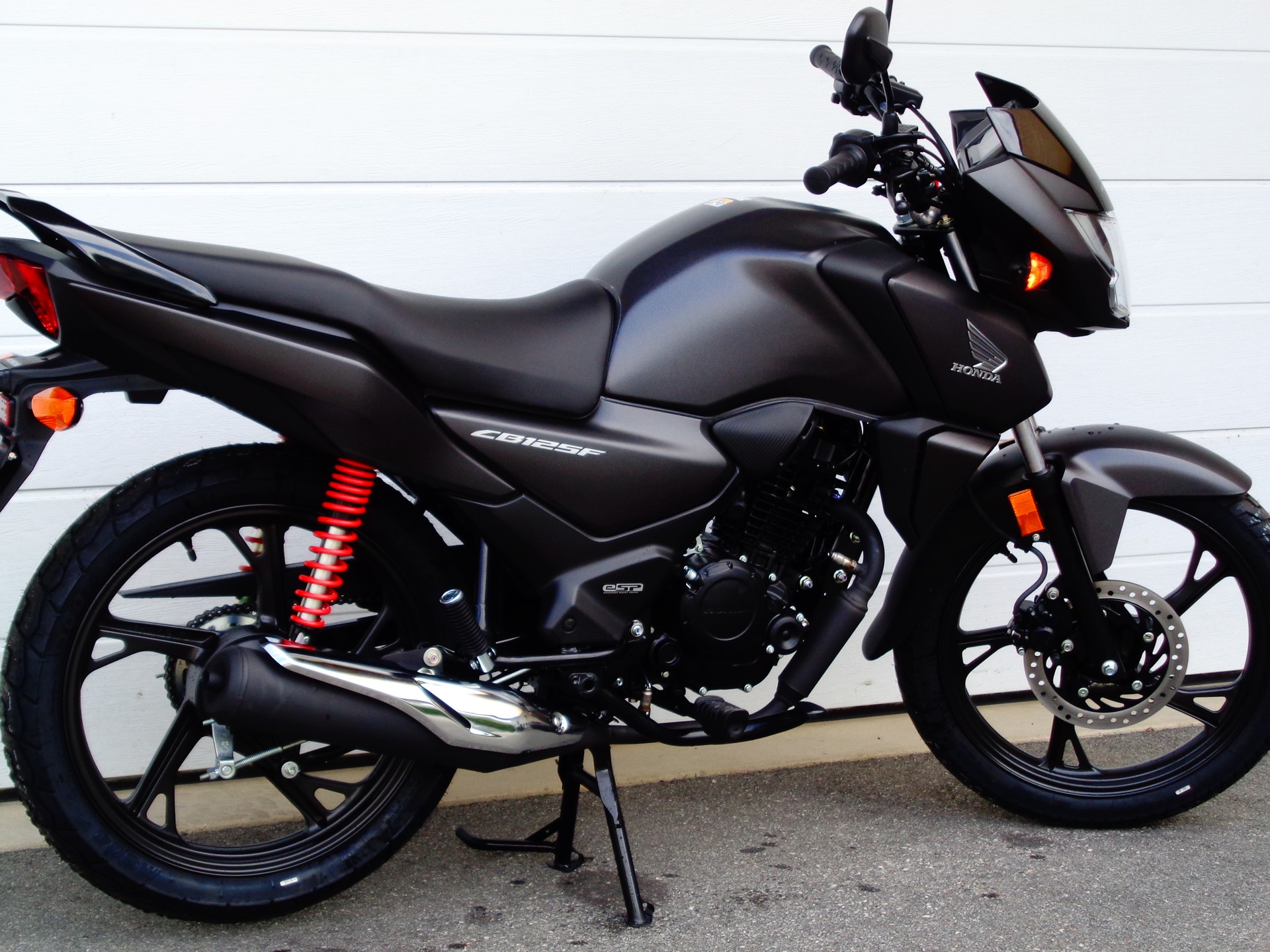 HONDA CBF 125 M-image-1