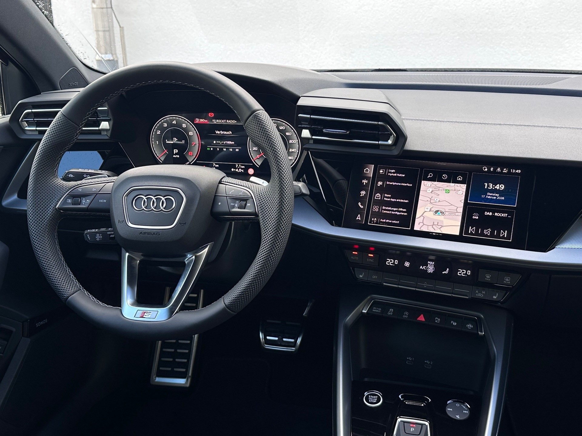 AUDI A3 Sportback TFSI 150 kW quattro S line S tronic-image-4
