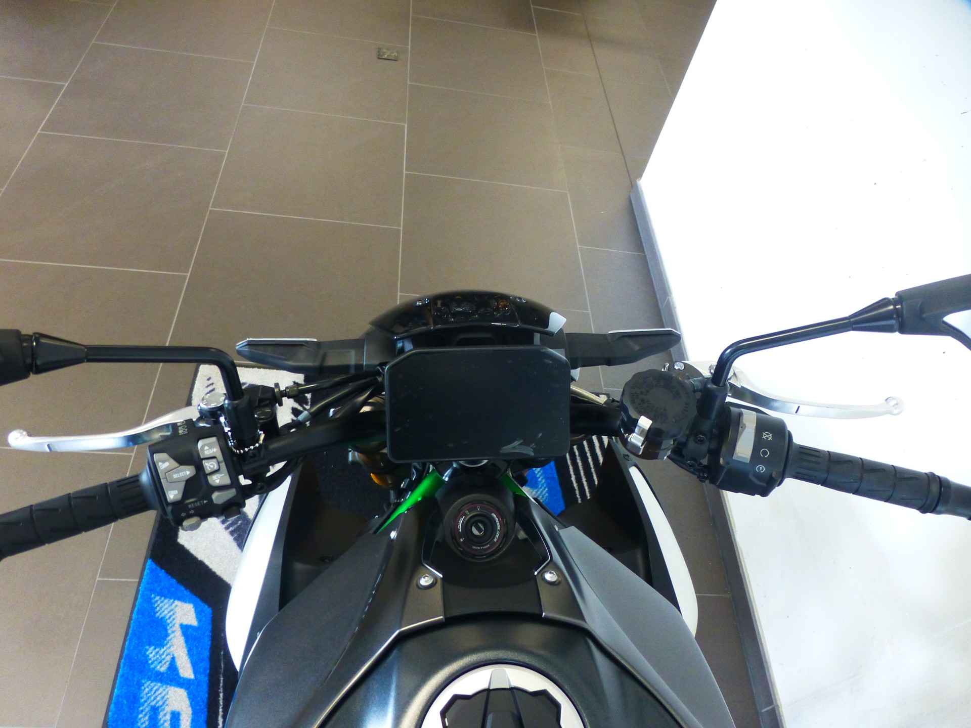 KAWASAKI Z 900 SE-image-9