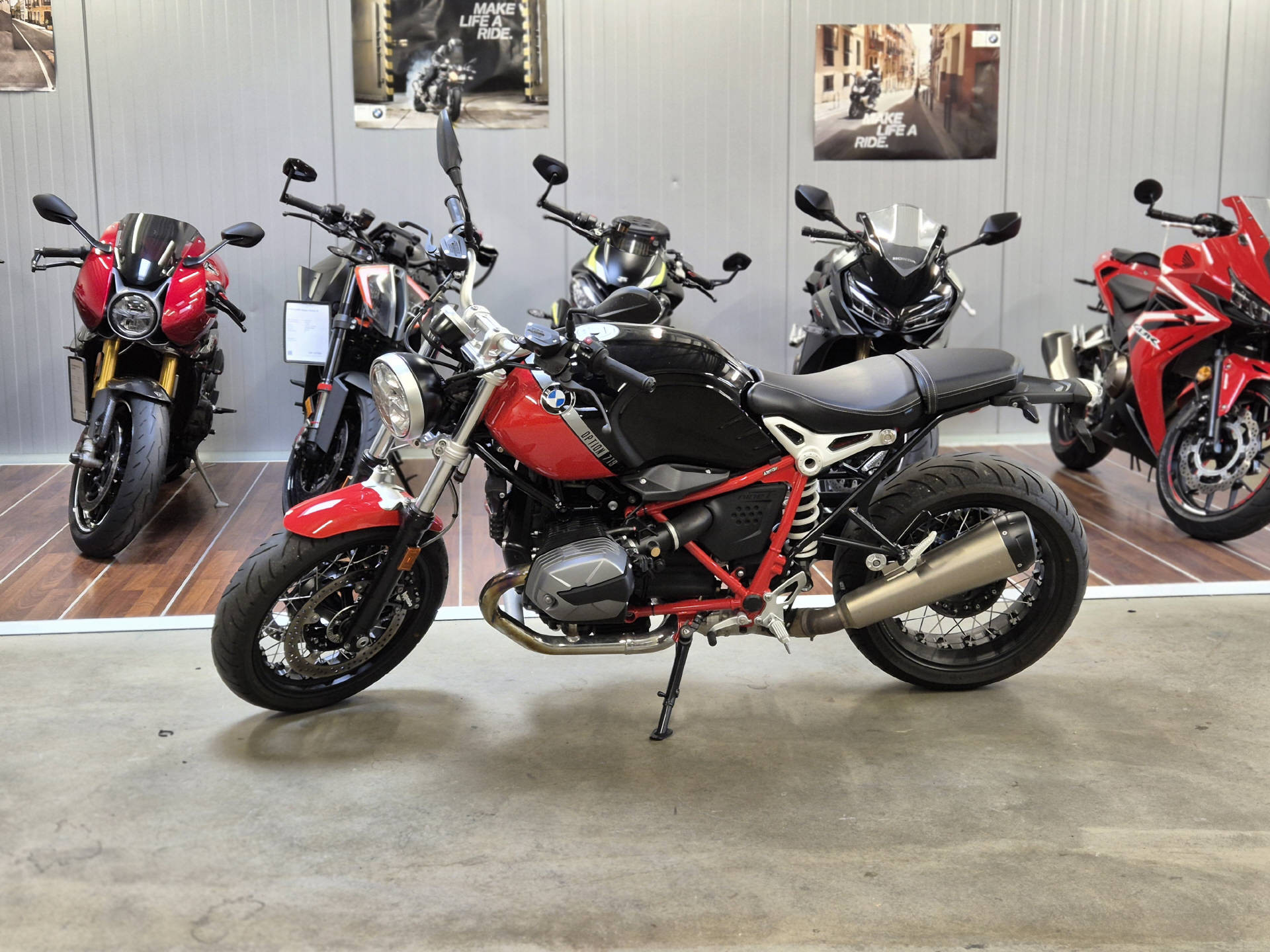 BMW R nineT Pure A2-image-1