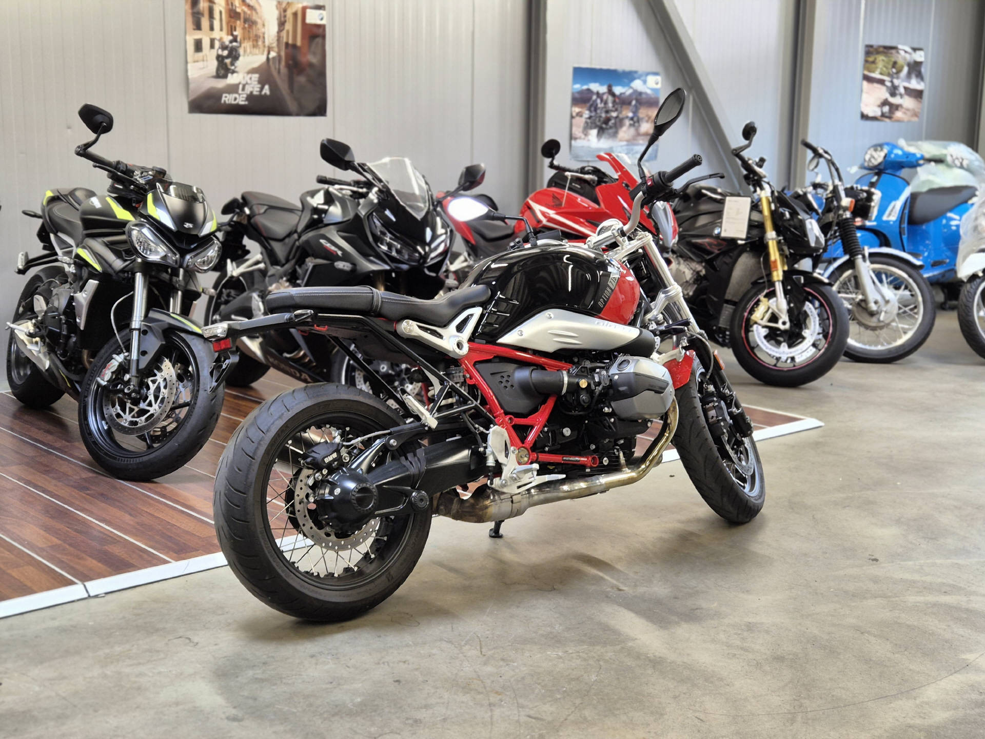 BMW R nineT Pure A2-image-3