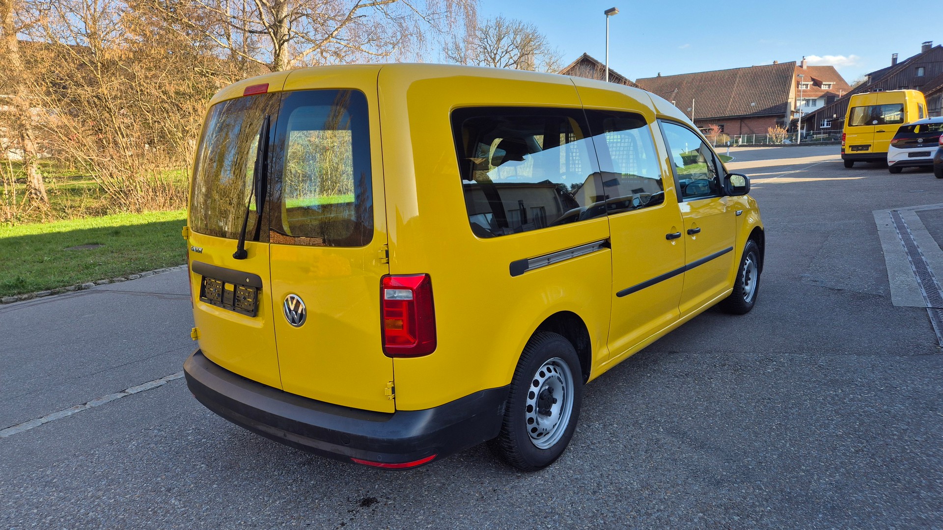 VW Caddy Maxi 1.0TSI BlueMotion Technology-showroom-element-3