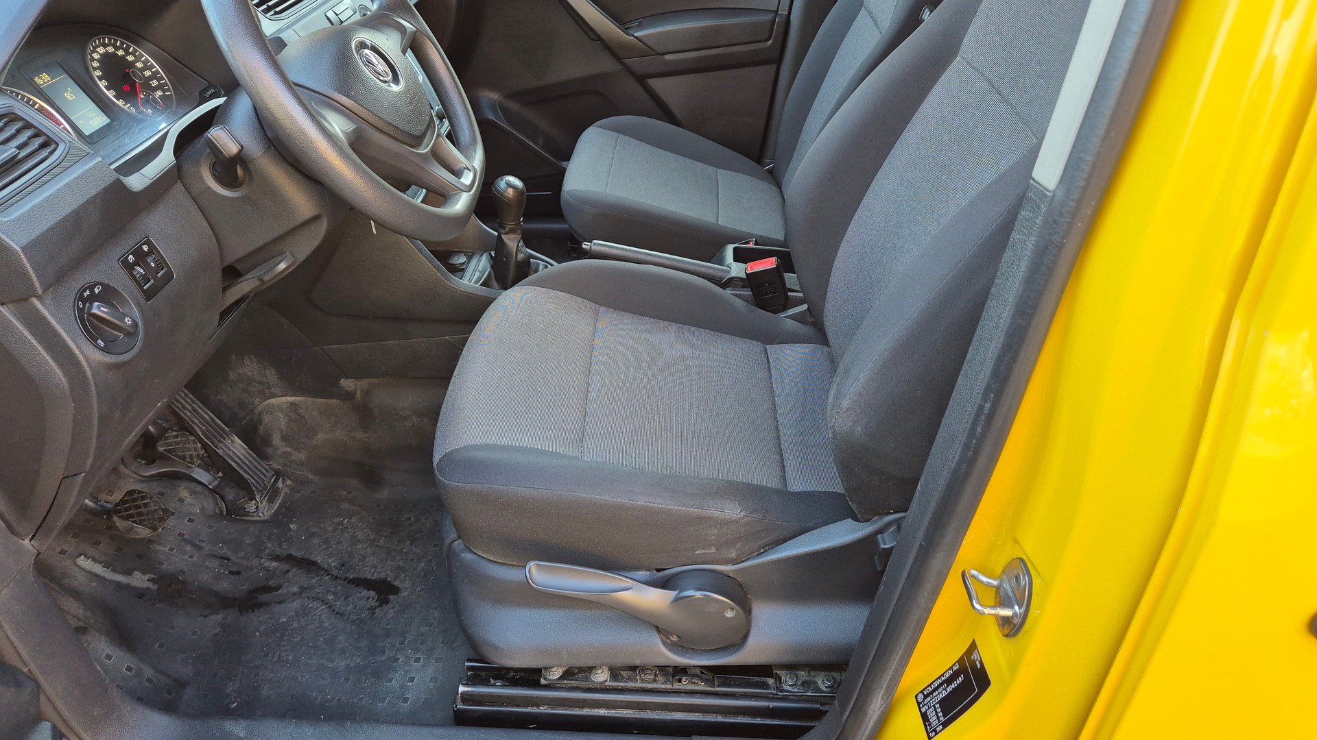 VW Caddy Maxi 1.0TSI BlueMotion Technology-image-9