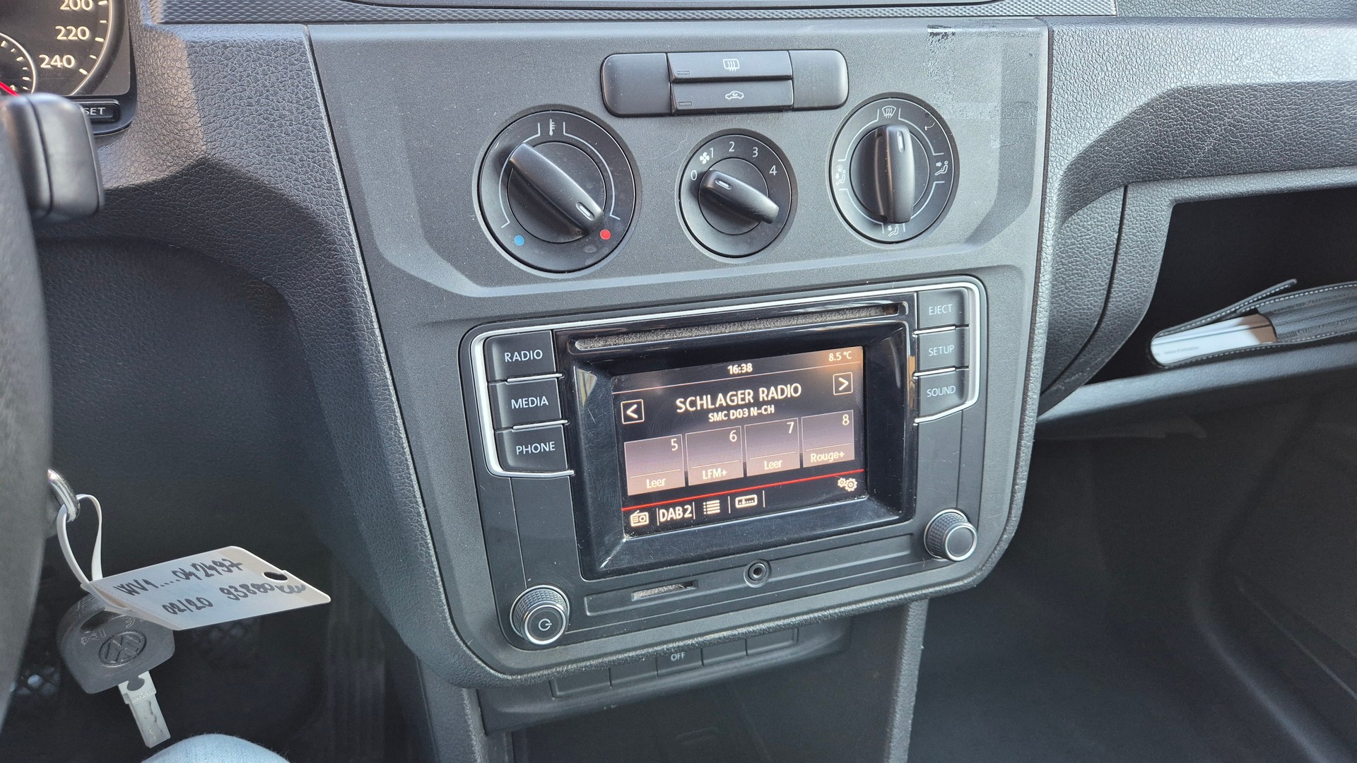 VW Caddy Maxi 1.0TSI BlueMotion Technology-image-11