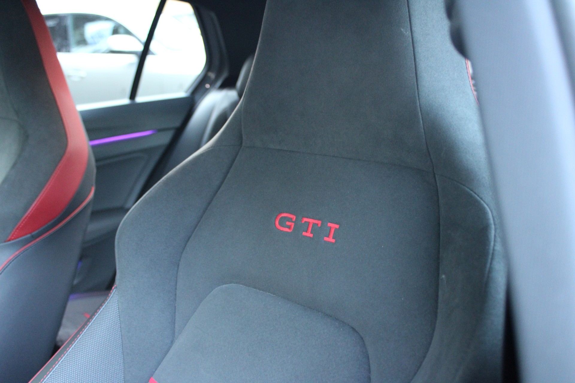 VW Golf 2.0 TSI GTI Clubsport 45 DSG-image-6