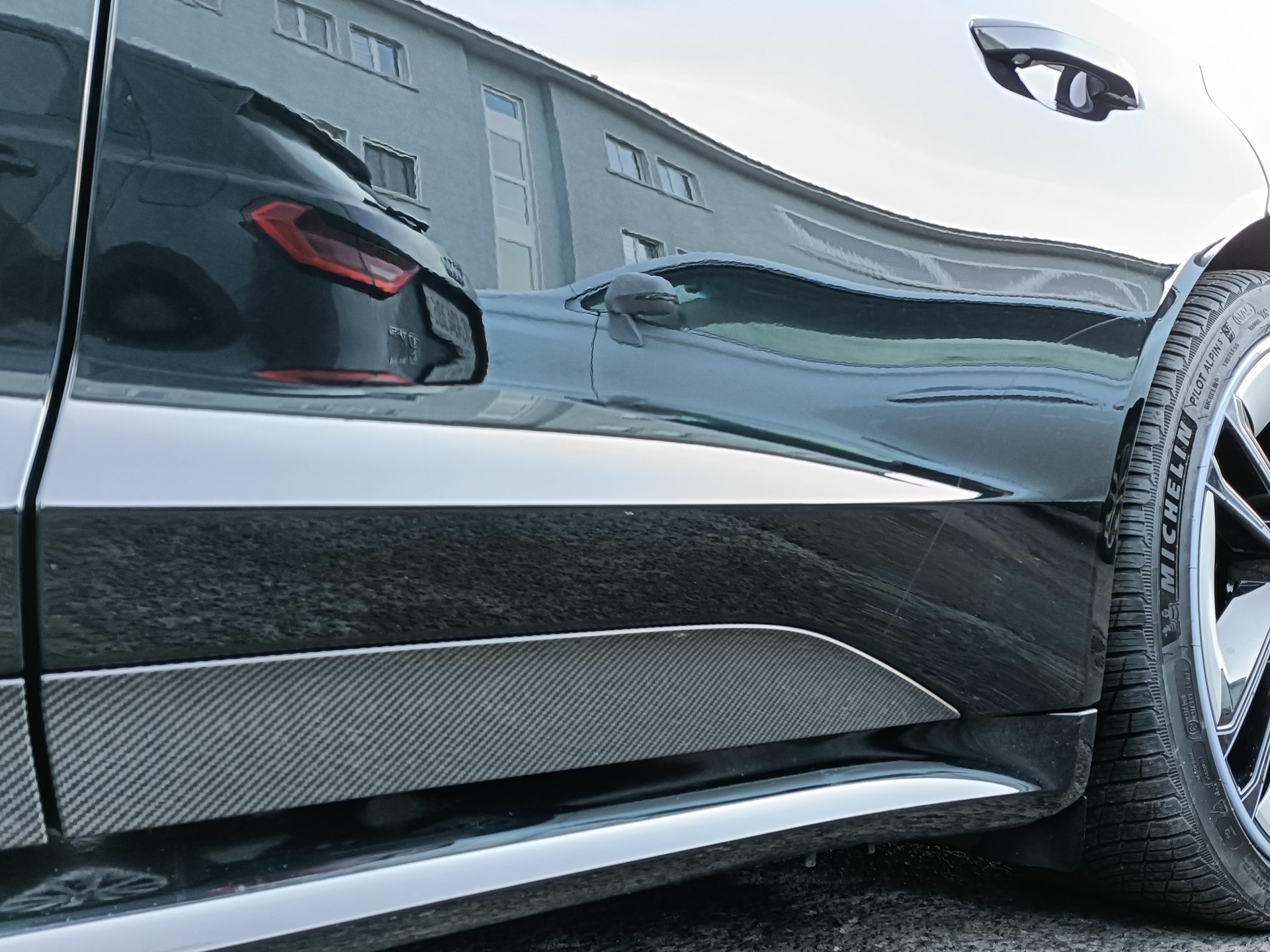 AUDI RS e-tron GT quattro-image-19